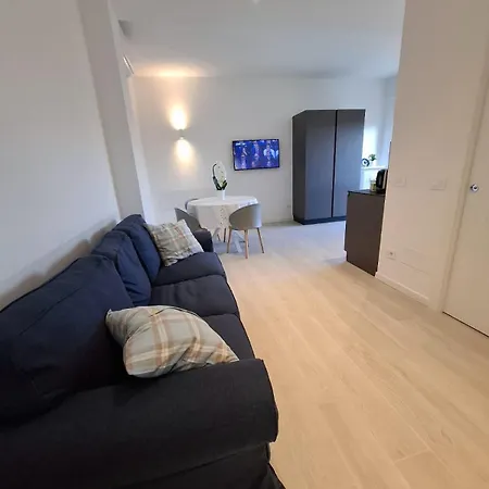 Raffinato Trilocale In Zona Centro Milan