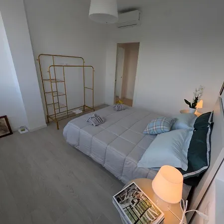 Raffinato Trilocale In Zona Centro Apartamento *