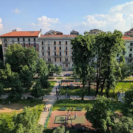Raffinato Trilocale In Zona Centro Milão